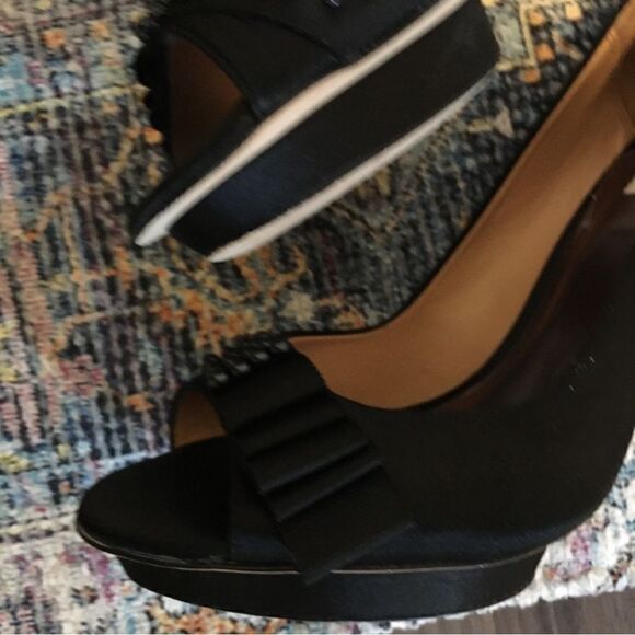 Badgley Mischka Black Satin pearl platform heels - Picture 9 of 9